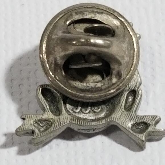 JJ pewter frog pin 6/8" girl frog pin - Picture 5 of 10